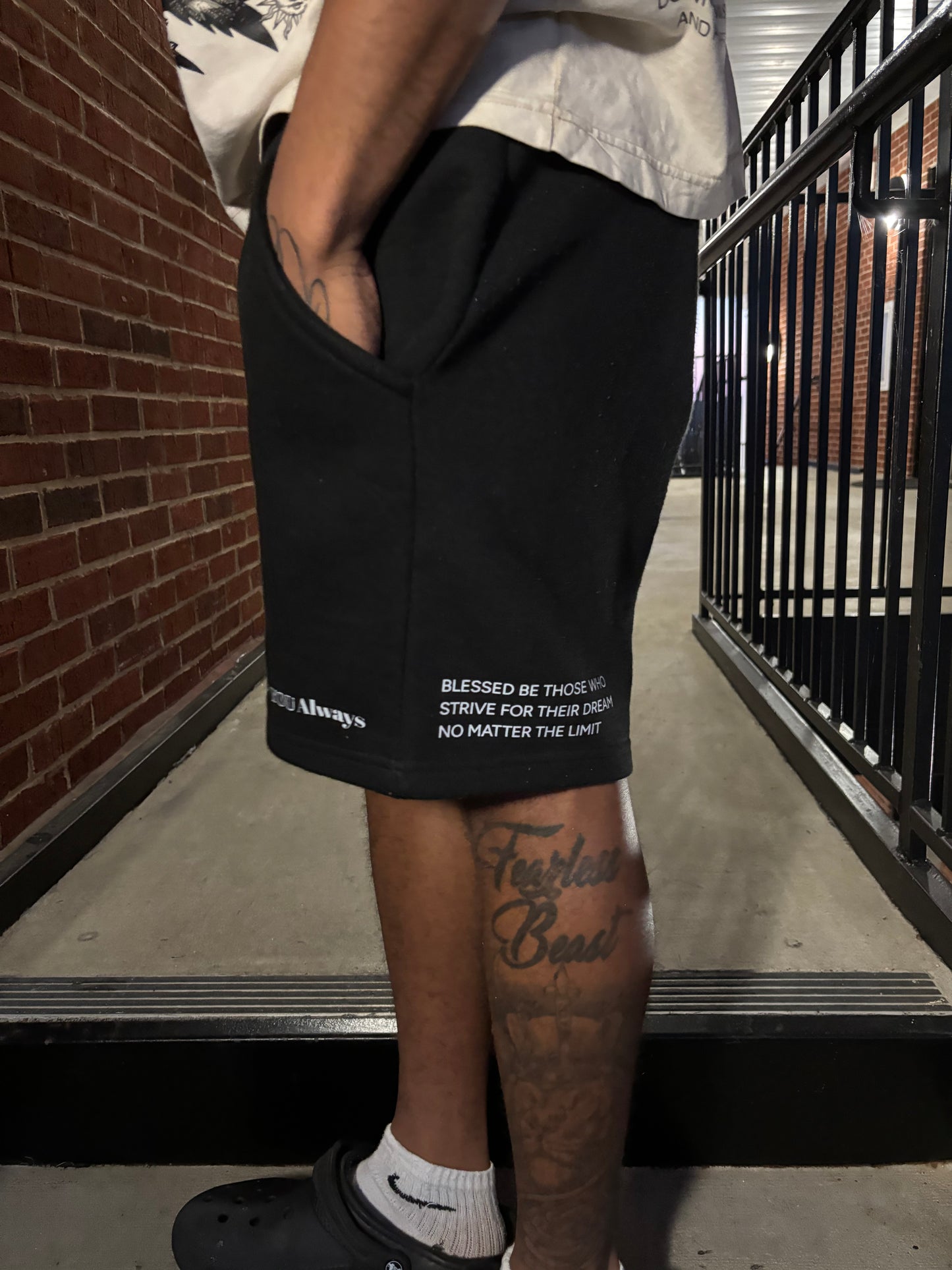 "BE YOU" SHORTS BLACK