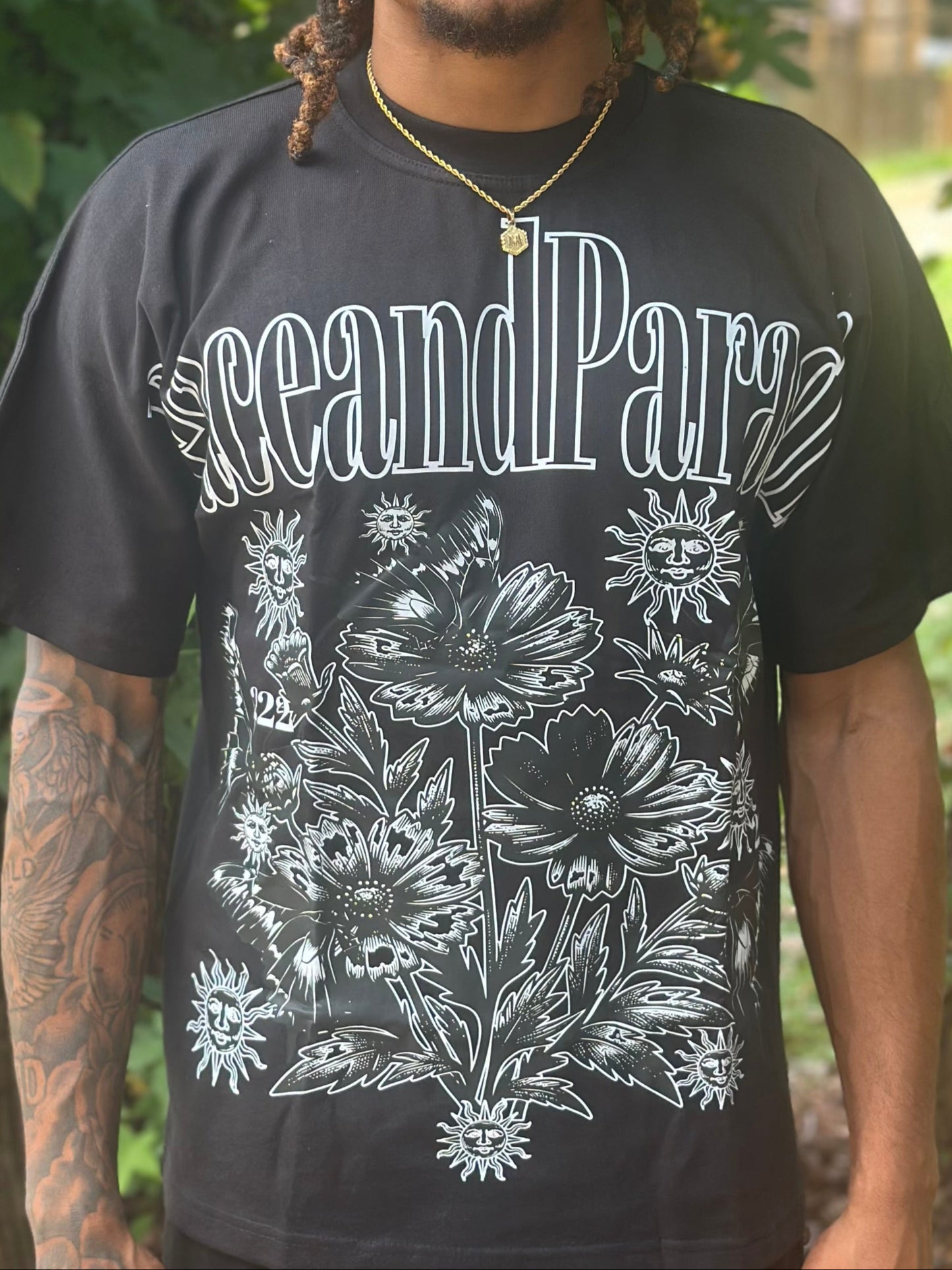 PEACE AND PARADISE "ESSENCE" OVERSIZED TEE
