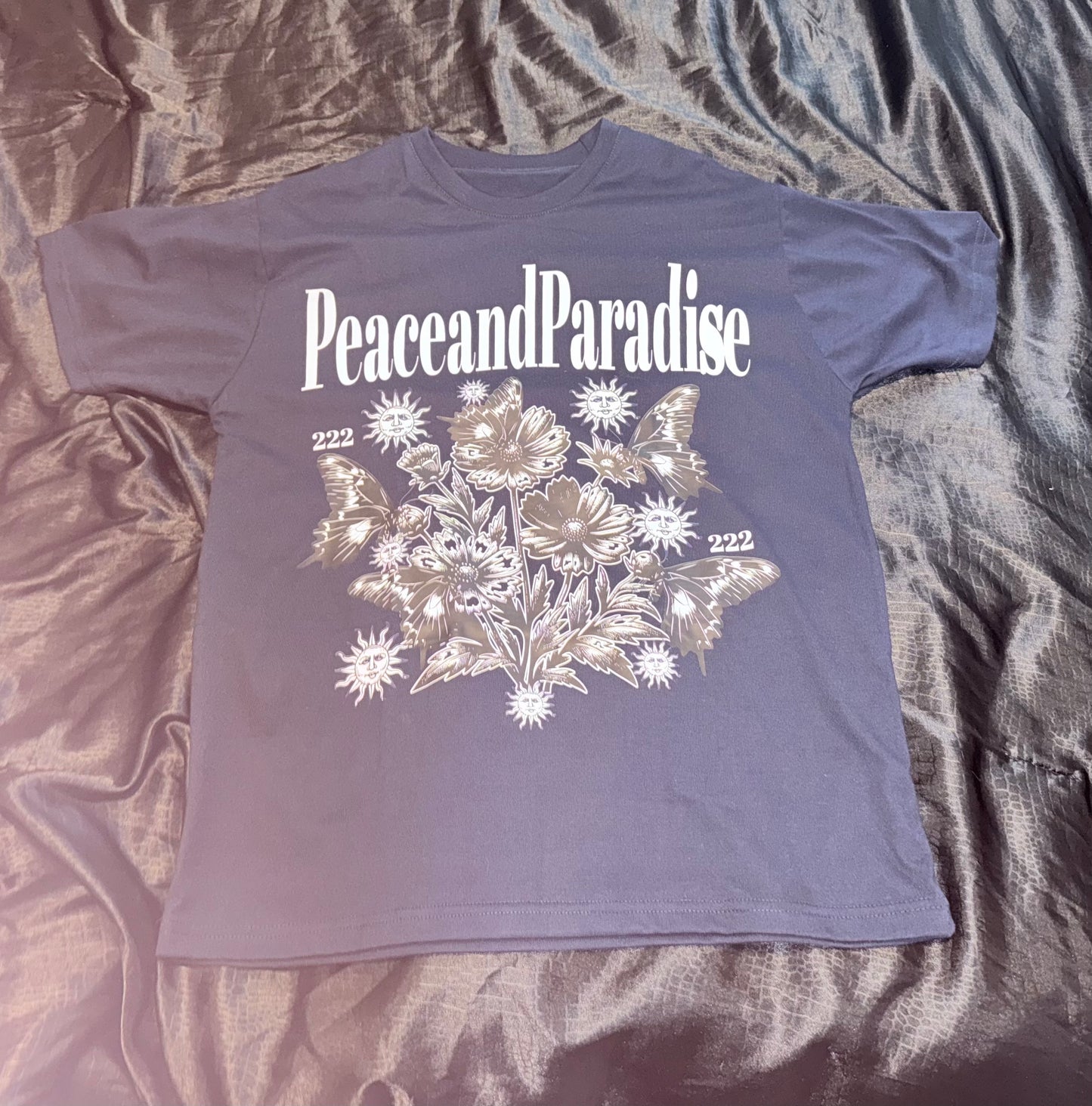 PEACE AND PARADISE "ESSENCE" OVERSIZED TEE
